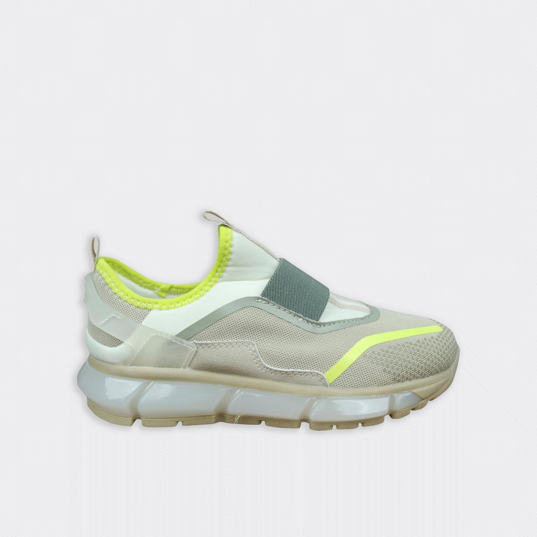 حذاء رياضي للاولاد alternative product image