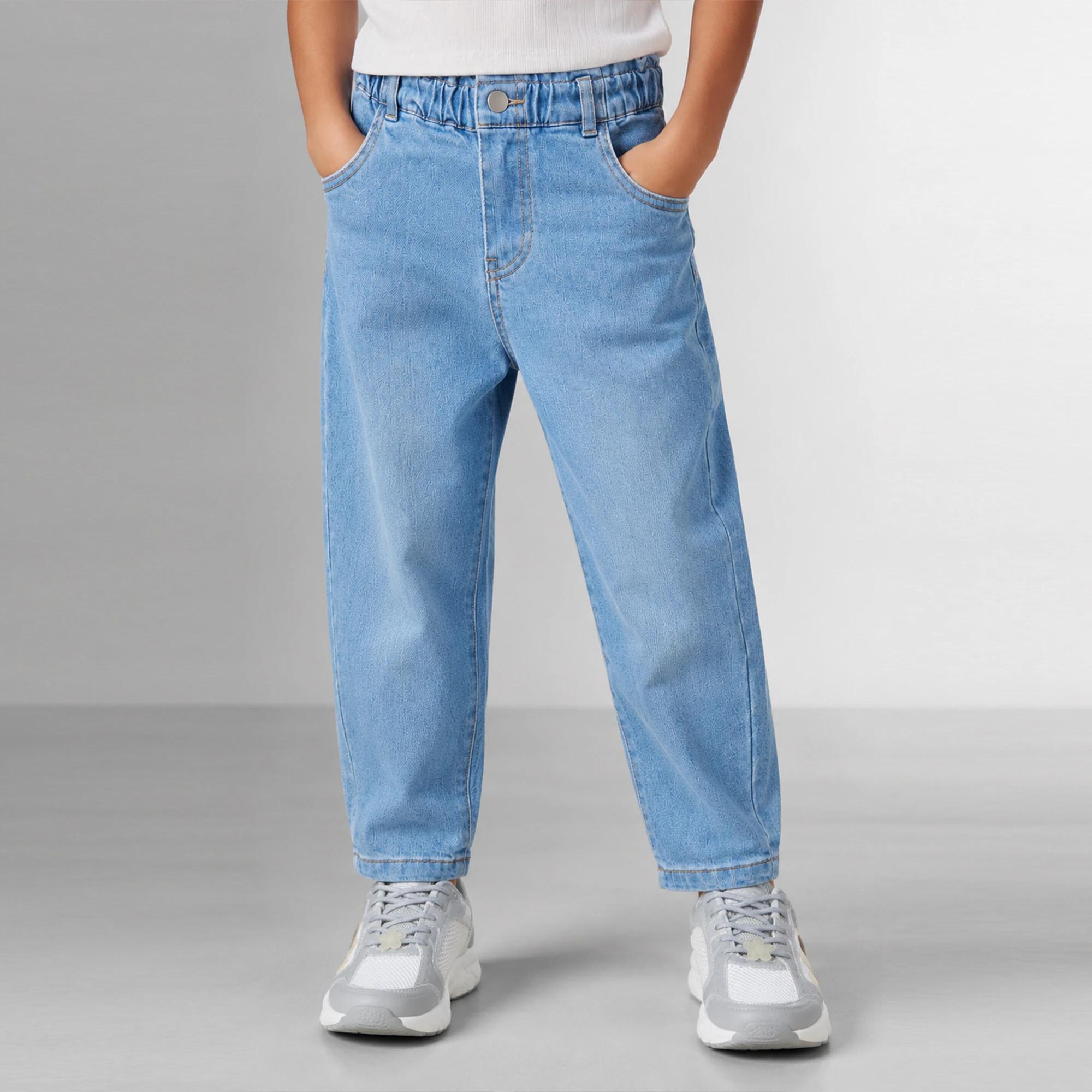 بنطلون جينز للأولاد باللون الأزرق المتوسط product image