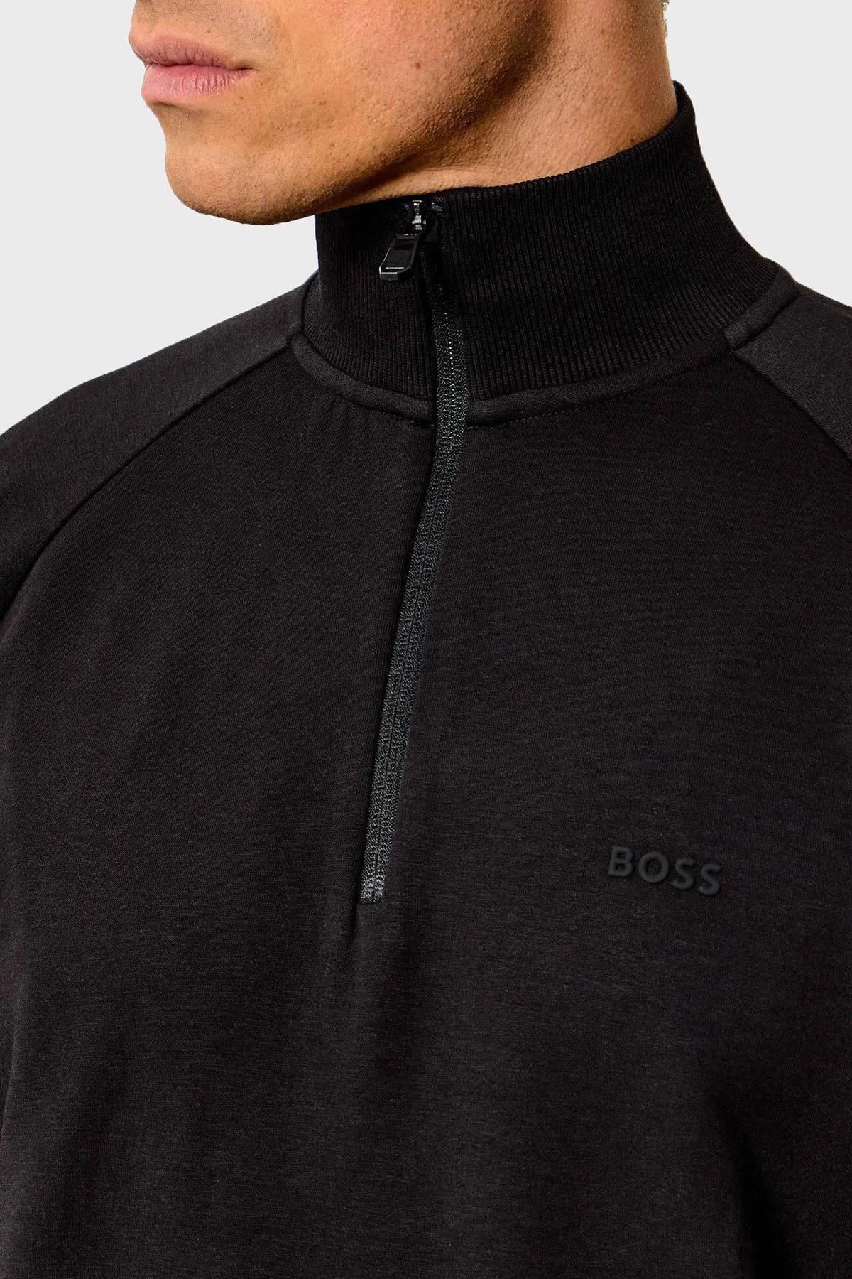 سويت شيرت رجالي بياقة بسحاب من Boss media preview 3